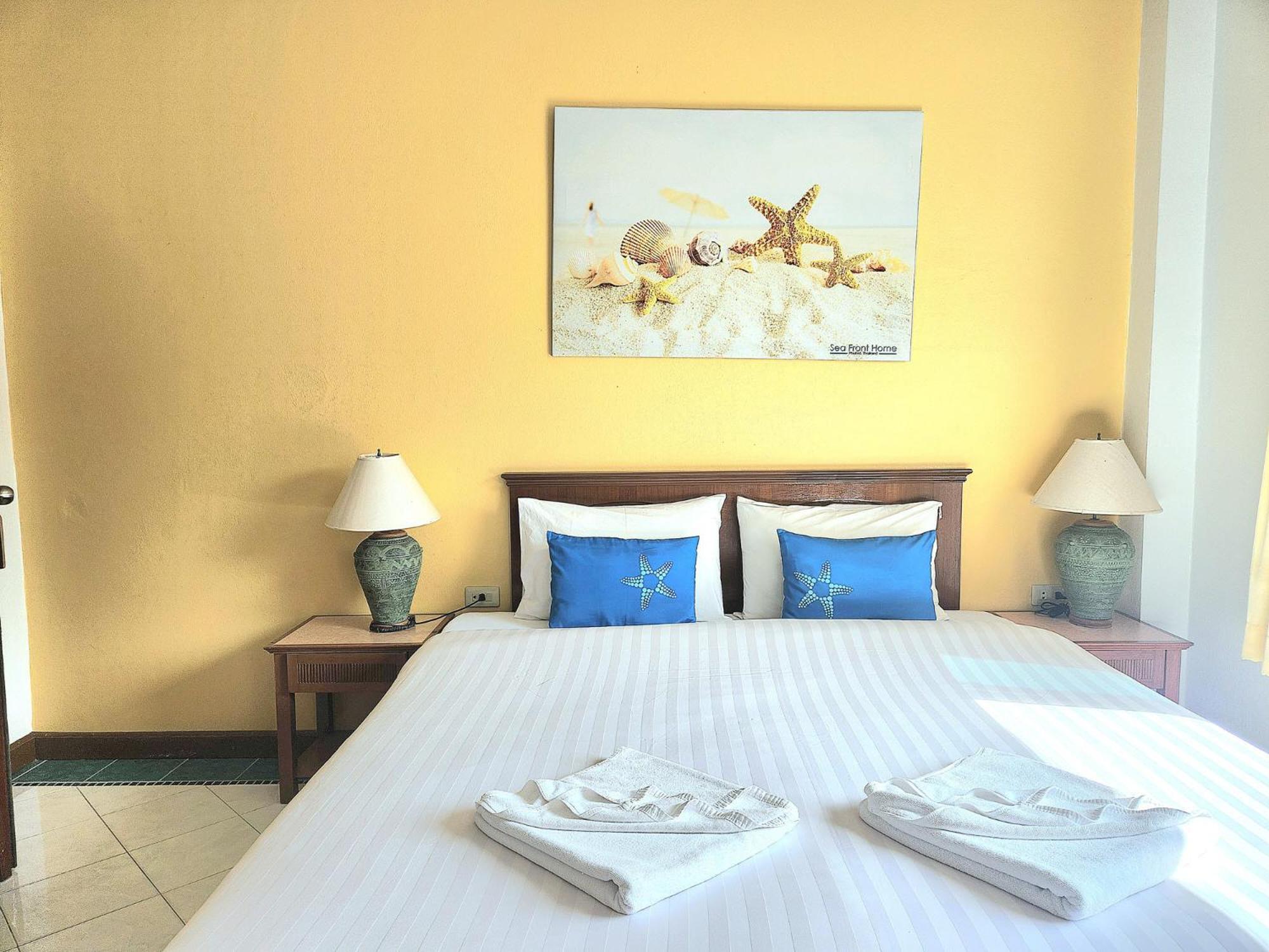 Sea Front Home Hotel - Patong Beach Экстерьер фото
